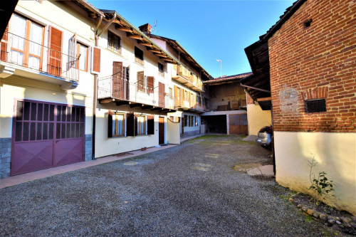 Appartamento in Vendita a Castelnuovo Don Bosco