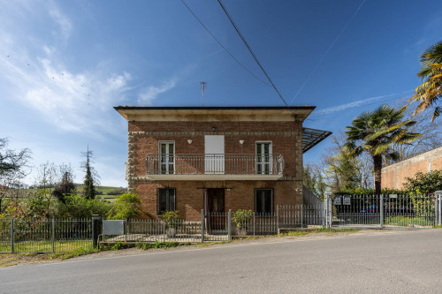 Villa in Vendita a Costigliole d'Asti