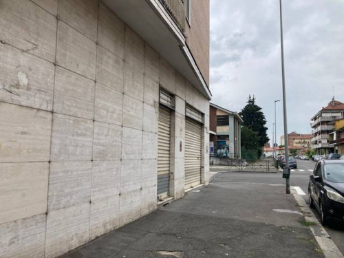 Locale commerciale in vendita a Torino