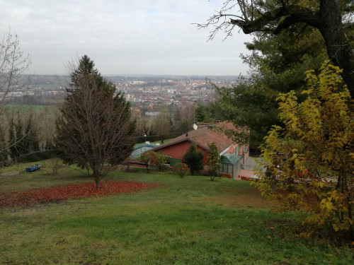 Villa in Vendita a Asti