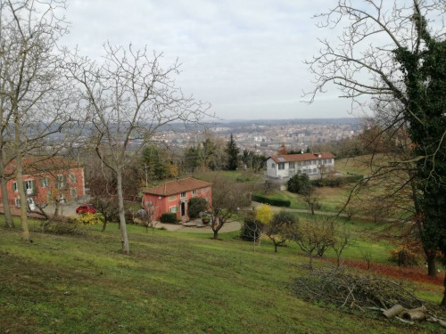 Villa in Vendita a Asti