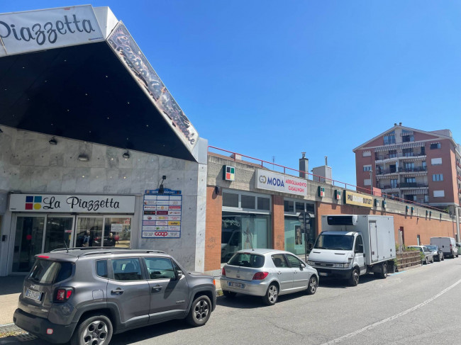 Locale commerciale in Vendita a Rivoli