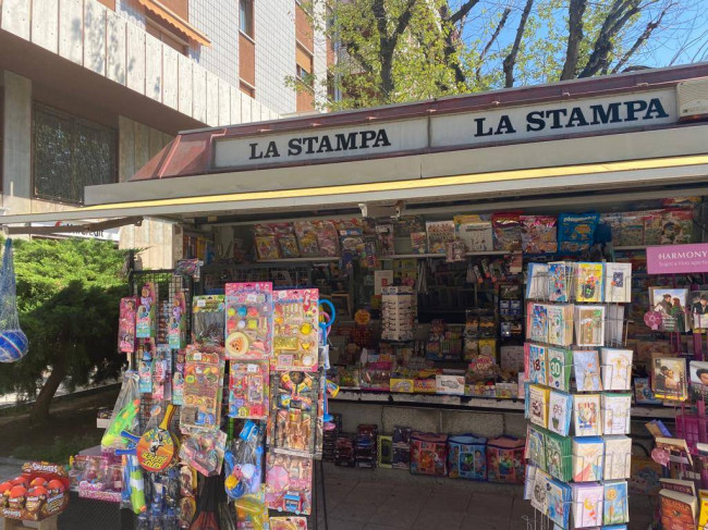 Attività Commerciale - Edicole - Edicole con Chiosco in Vendita a Grugliasco