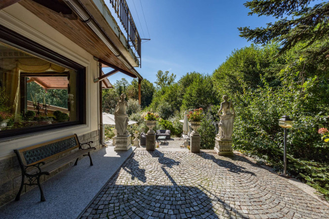 Villa for Sale to Avigliana