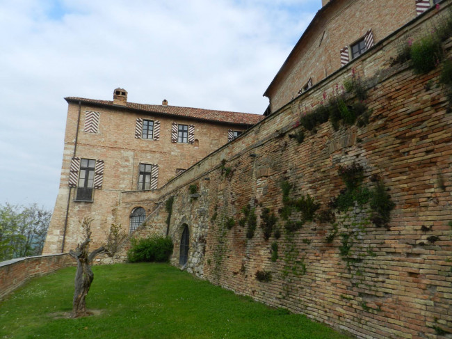 Castello in Vendita a Montiglio Monferrato