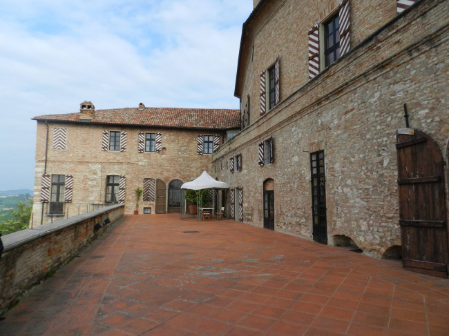 Castello in Vendita a Montiglio Monferrato