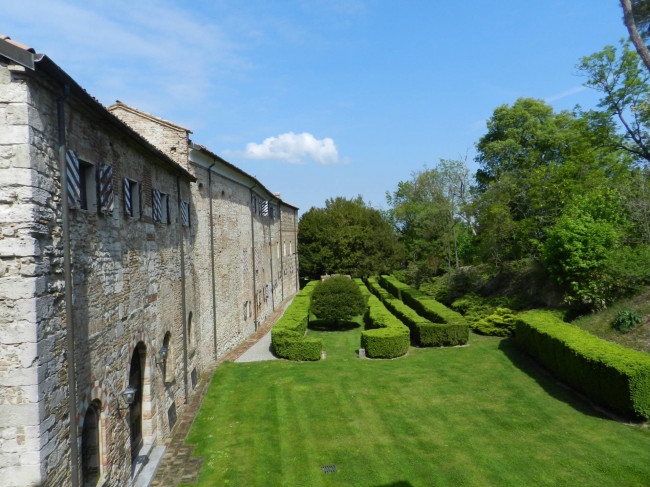 Castello in Vendita a Montiglio Monferrato
