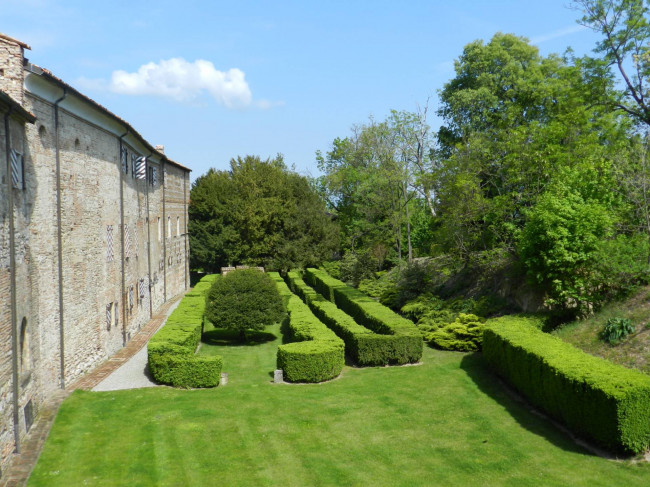 Castello in Vendita a Montiglio Monferrato