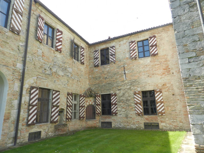 Castello in Vendita a Montiglio Monferrato