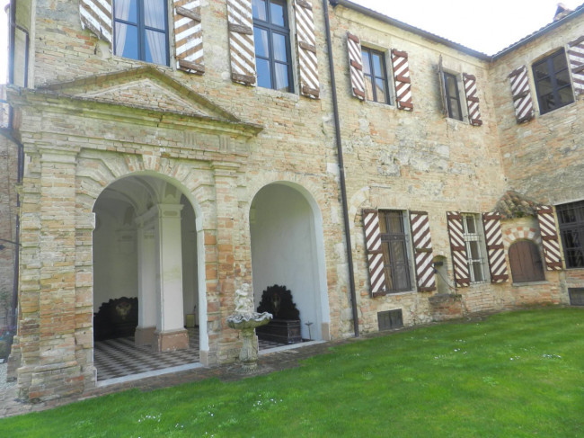 Castello in Vendita a Montiglio Monferrato