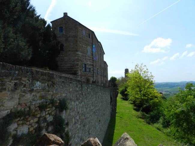 Castello in Vendita a Montiglio Monferrato