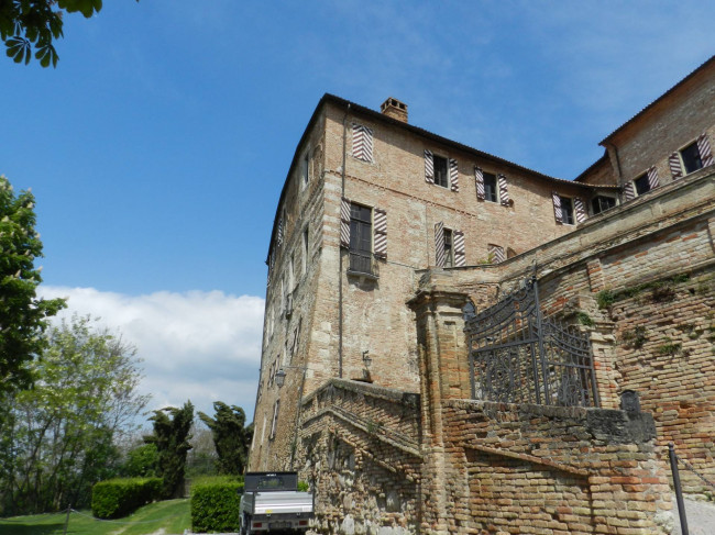 Castello in Vendita a Montiglio Monferrato