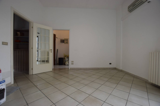 Negozio in vendita a Trofarello