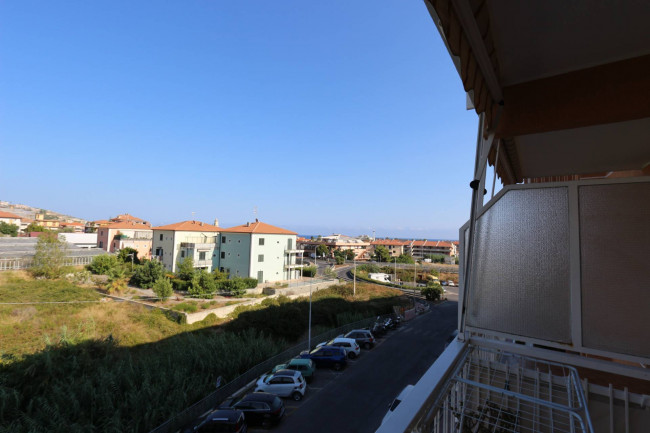Appartamento in Vendita a Riva Ligure