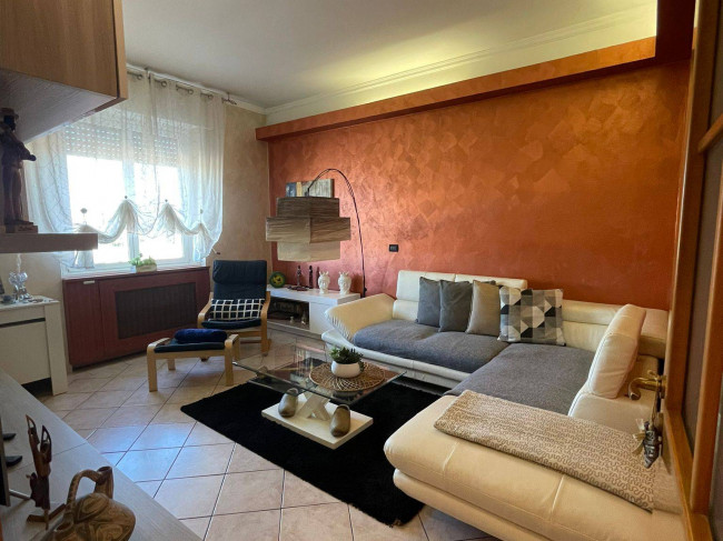 Apartment for Sale to Sesto San Giovanni