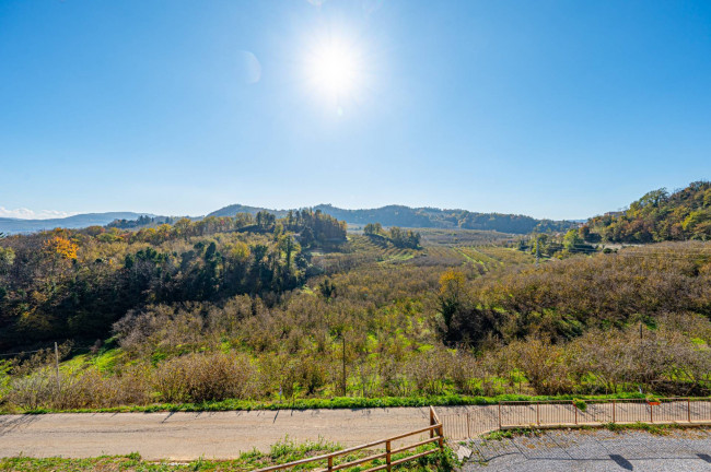Casale in Vendita a Cravanzana