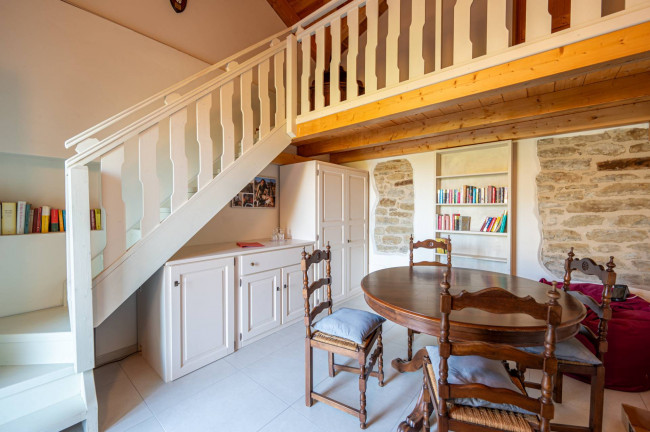 Casale in Vendita a Cravanzana