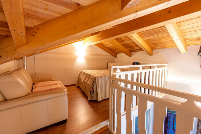 Casale in Vendita a Cravanzana