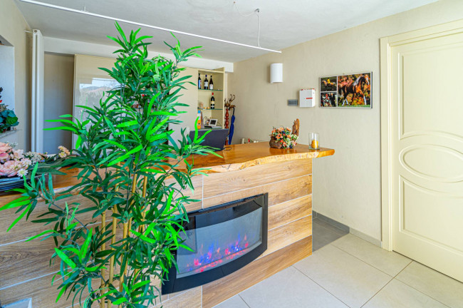 Casale in Vendita a Cravanzana