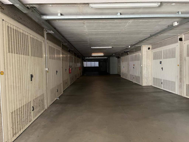 Box o garage in Vendita a Collegno