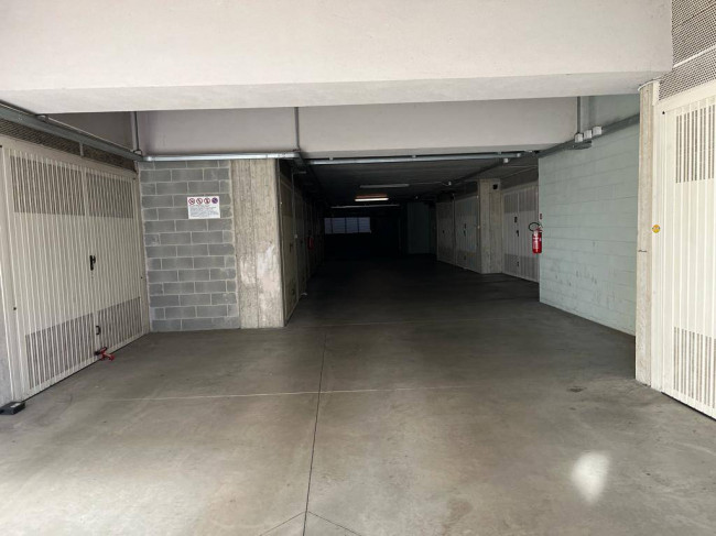 Box o garage in Vendita a Collegno
