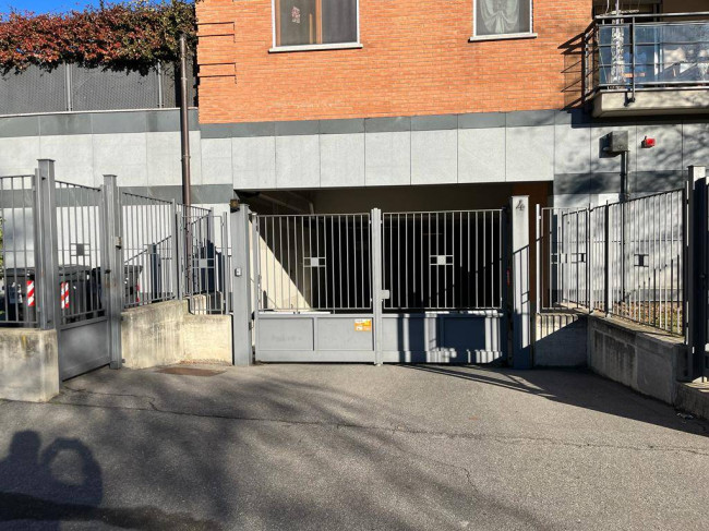 Box o garage in Vendita a Collegno