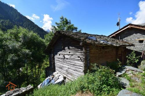 Casale in Vendita a Brusson