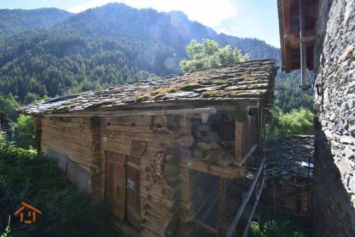 Casale in Vendita a Brusson