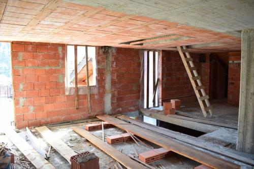 Casale in Vendita a Brusson