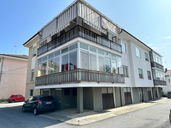 Apartment for Sale to Villanova Mondovì