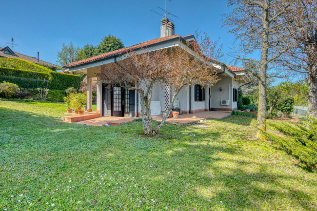 single family  villa for Sale to Pino Torinese