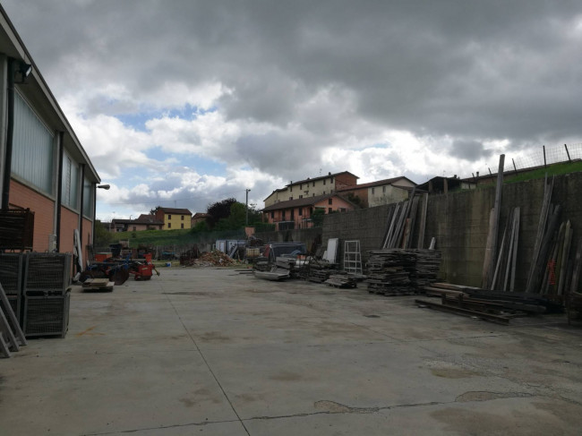 Capannone in Vendita a Grana