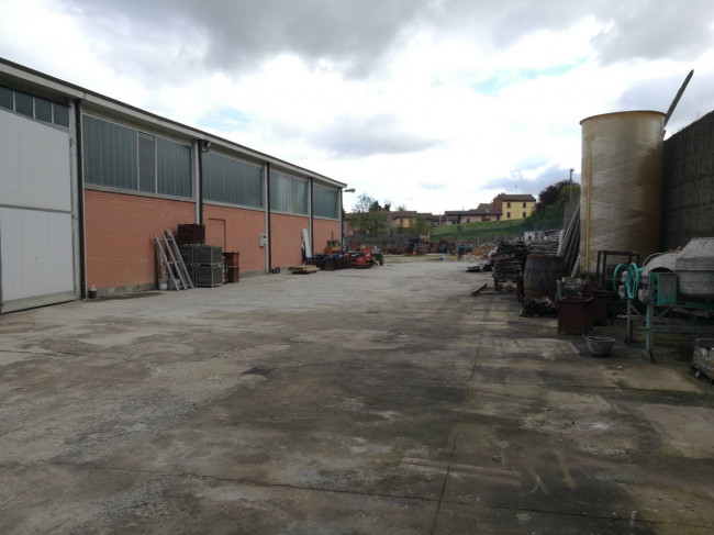 Capannone in Vendita a Grana