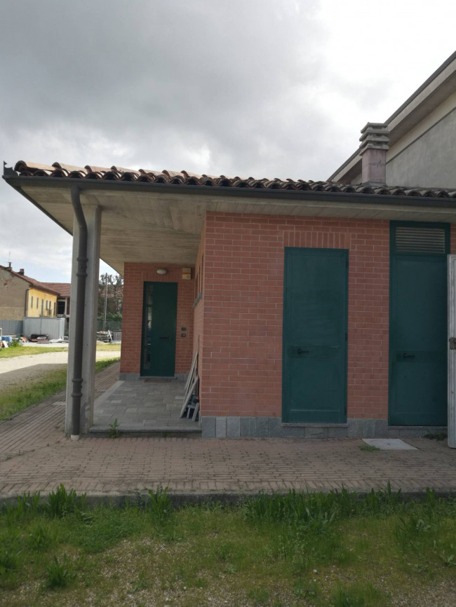 Capannone in Vendita a Grana