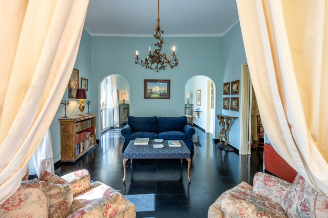 Villa in Vendita a Santa Margherita Ligure