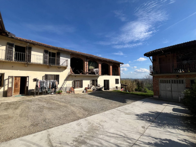 Casa indipendente in vendita