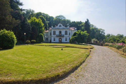 Villa Storica in Affitto a San Mauro Torinese