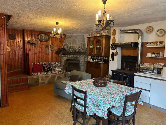 Casa indipendente in vendita a Giaveno