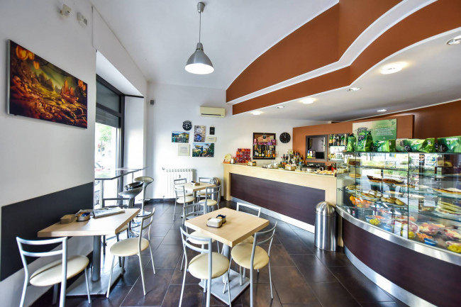 Attività Commerciale - Bar Tavola Calda - Fredda in vendita a Torino