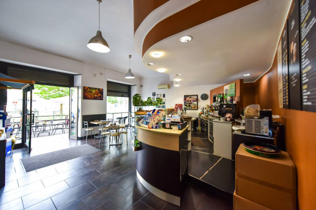 Attività Commerciale - Bar Tavola Calda - Fredda in vendita a Torino
