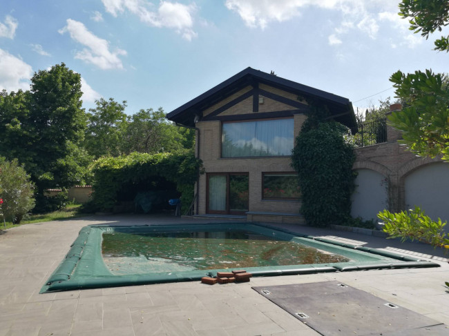 Cascina in Vendita a Moncucco Torinese