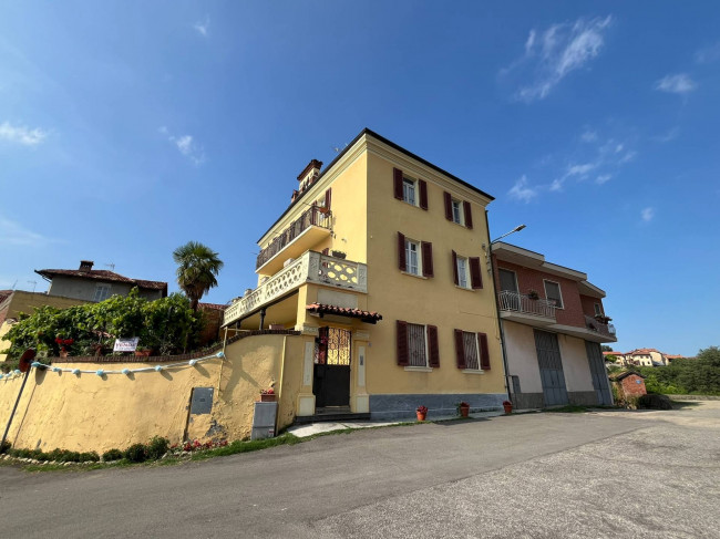 Cascina in Vendita a Pino d'Asti