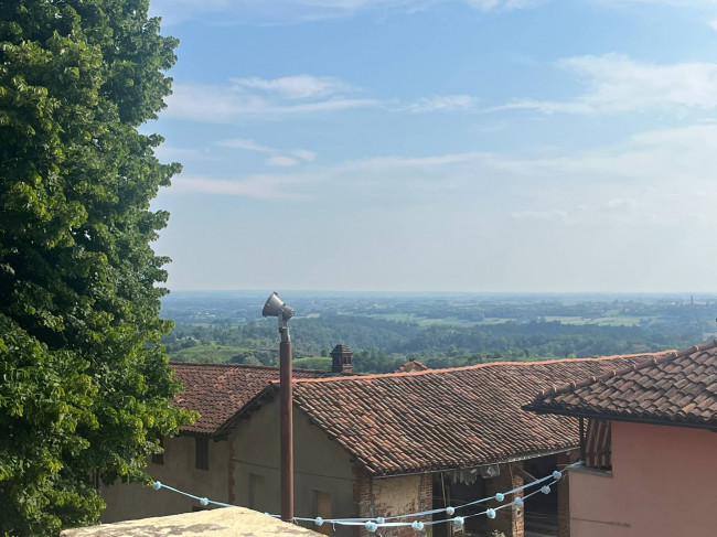 Cascina in Vendita a Pino d'Asti