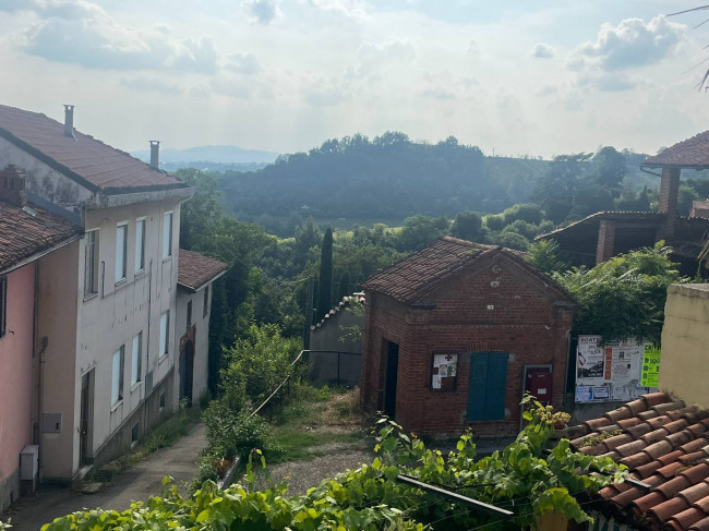 Cascina in Vendita a Pino d'Asti
