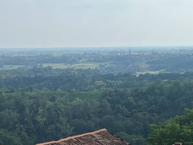 Cascina in Vendita a Pino d'Asti