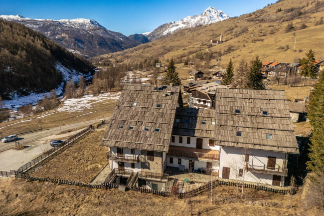 Stabile - Palazzo in Vendita a Sauze di Cesana