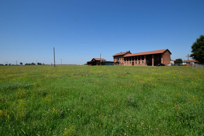 Casale in vendita a Villanova d'Asti