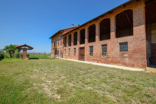 Casale in vendita a Villanova d'Asti