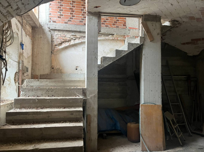 Cascina in Vendita a Robella