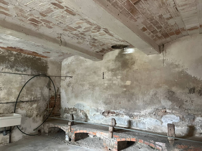 Cascina in Vendita a Robella